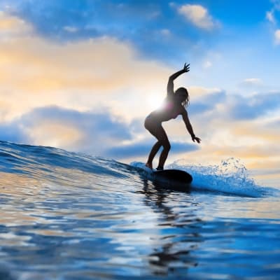 Surf sur la mer des Caraïbes