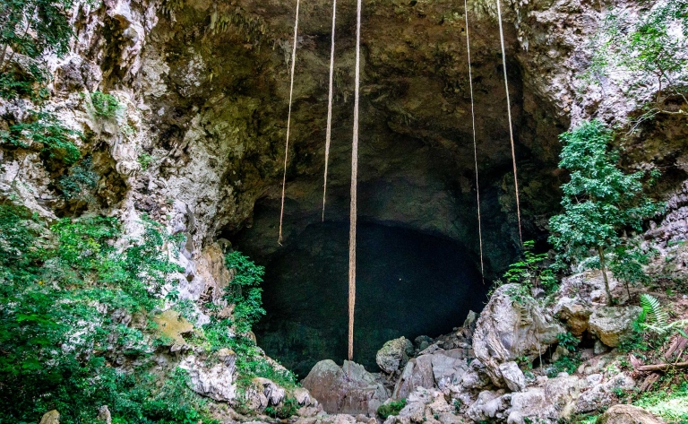 Mystérieuse grotte Actun Tunichil Muknal 
